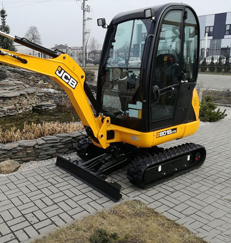 Возможности небольшого гусеничного экскаватора в Кувандыке